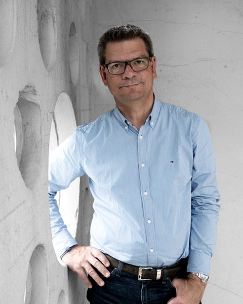 Dr. Axel Bauer
